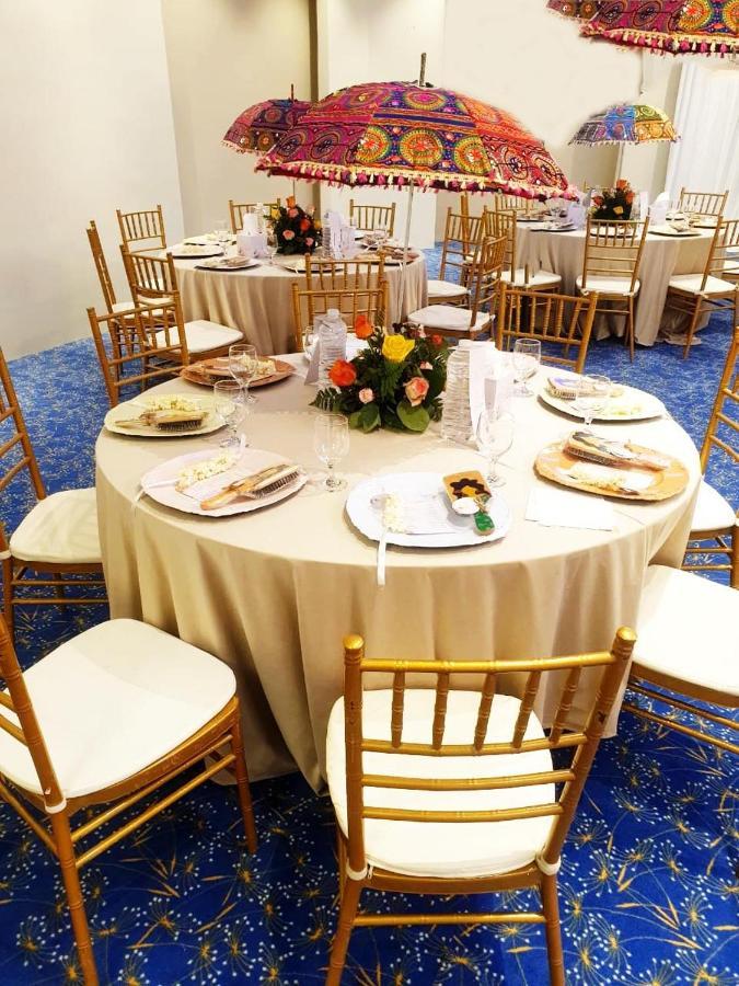 Rozana Hotel Muskat Bagian luar foto