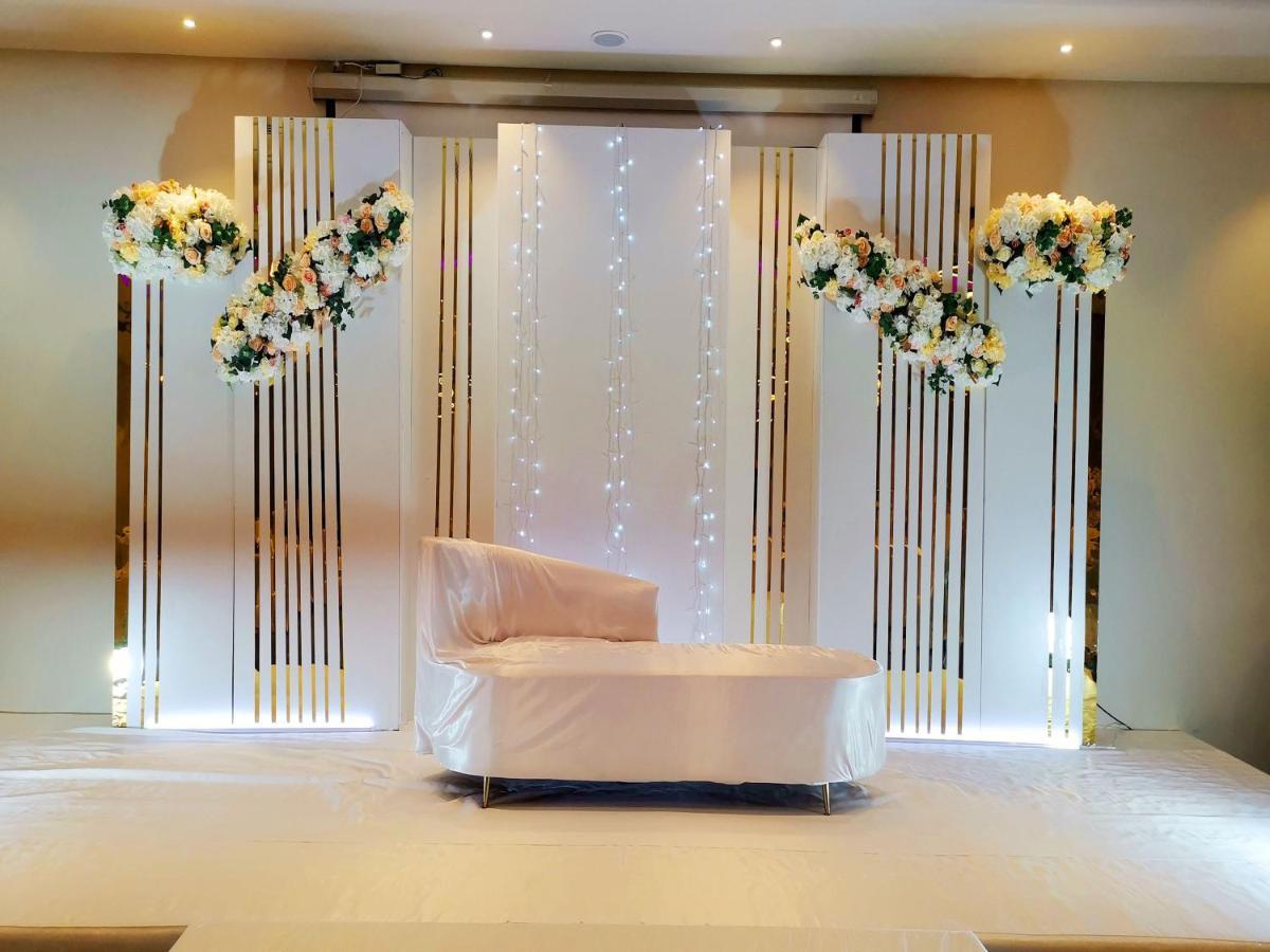 Rozana Hotel Muskat Bagian luar foto
